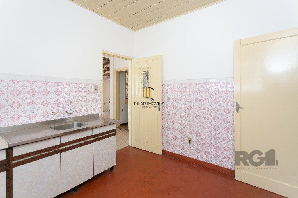 Casa com 5 dormitórios no bairro Jardim Carvalho