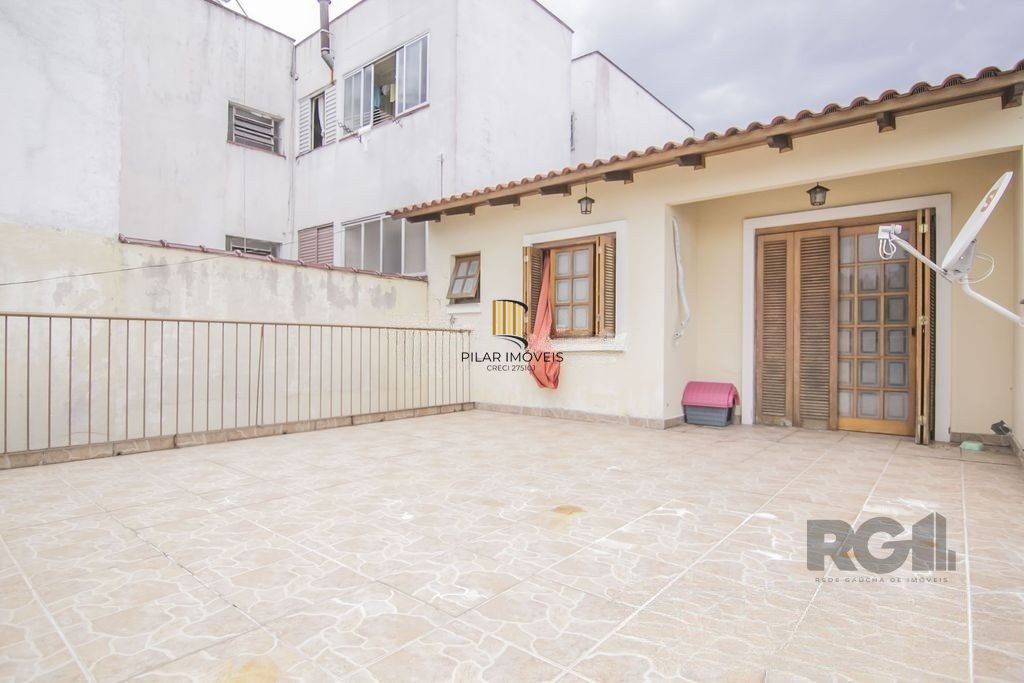 Casa de 2 dormitórios, no bairro Partenon