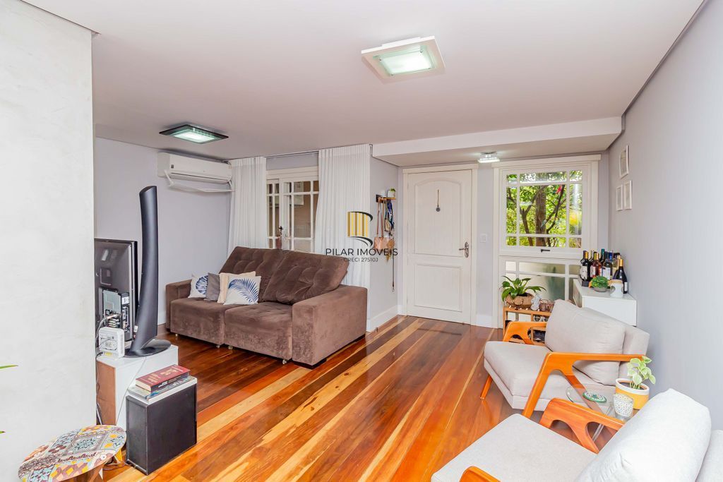 Casa de 3 dormitórios à venda no Bairro Serraria - Porto Alegre