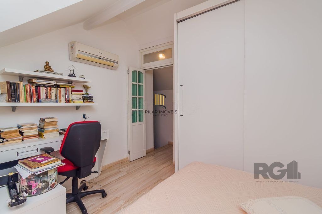 Casa em Condomínio, 157m², 4 dormitórios, 2 vagas no bairro Sarandi