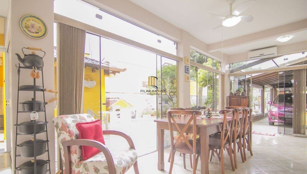 Casa para Venda - 252m², 3 dormitórios, sendo 1 suites, 3 vagas - Parque Santa Fé