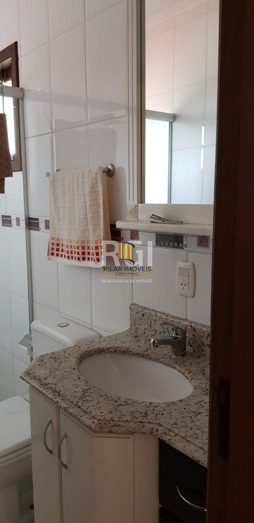 Casa para Venda - 300m², 4 dormitórios, sendo 2 suites, 4 vagas - Medianeira