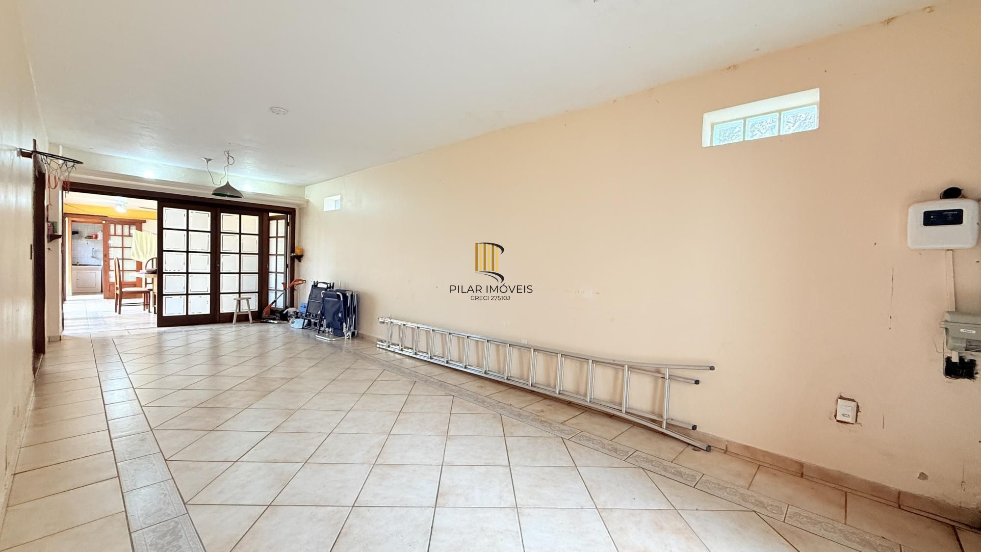 Casa para Venda - 260m², 4 dormitórios, sendo 1 suites, 4 vagas - Nonoai