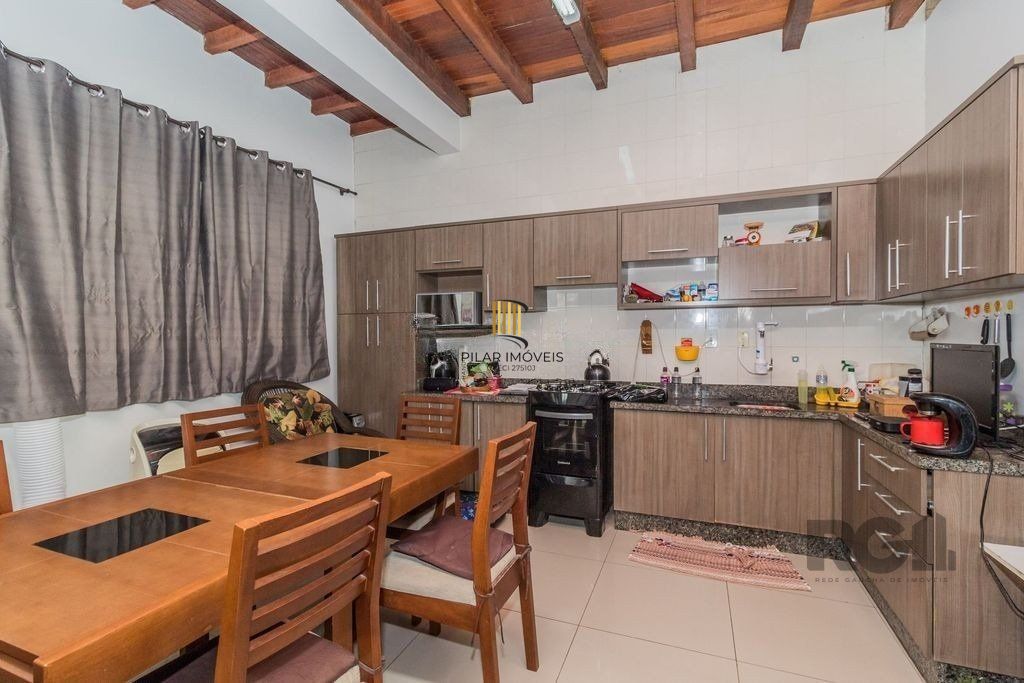 Casa 207m² - 3 dormitórios, 3 vagas no bairro Vila Nova