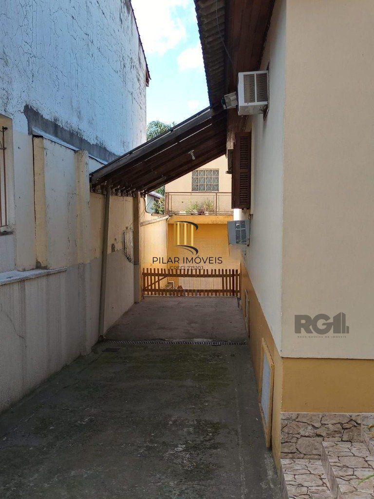 Casa 4 dormitórios no bairro Vila Ipiranga