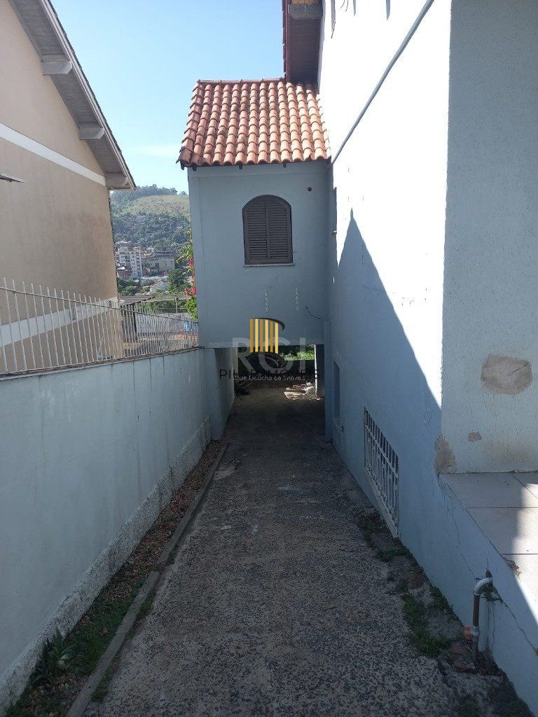 Casa para Venda - 345.22m², 3 dormitórios, 3 vagas - Teresópolis