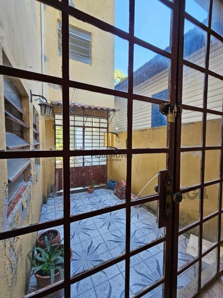 Casa para Venda - 248.56m², 5 dormitórios, 2 vagas - Teresópolis