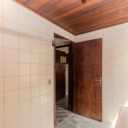 Casa à Venda na Rua da Gruta – 241,99m² – Próxima ao Hospital Divina Providência