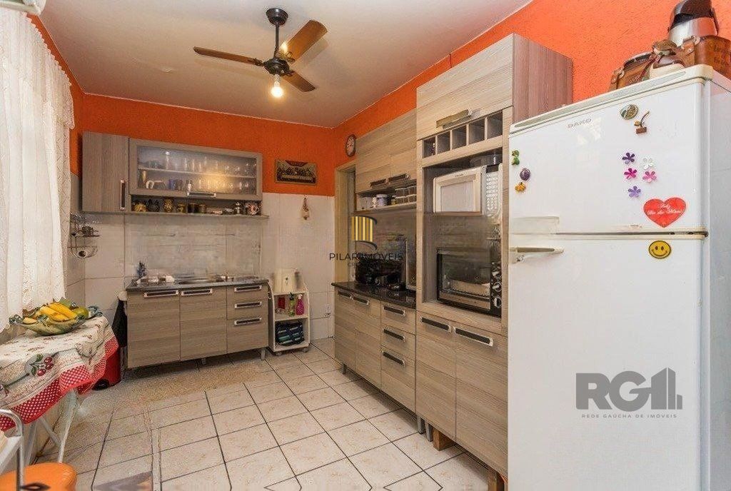 Casa de 2 dormitórios no bairro Jardim Sabará