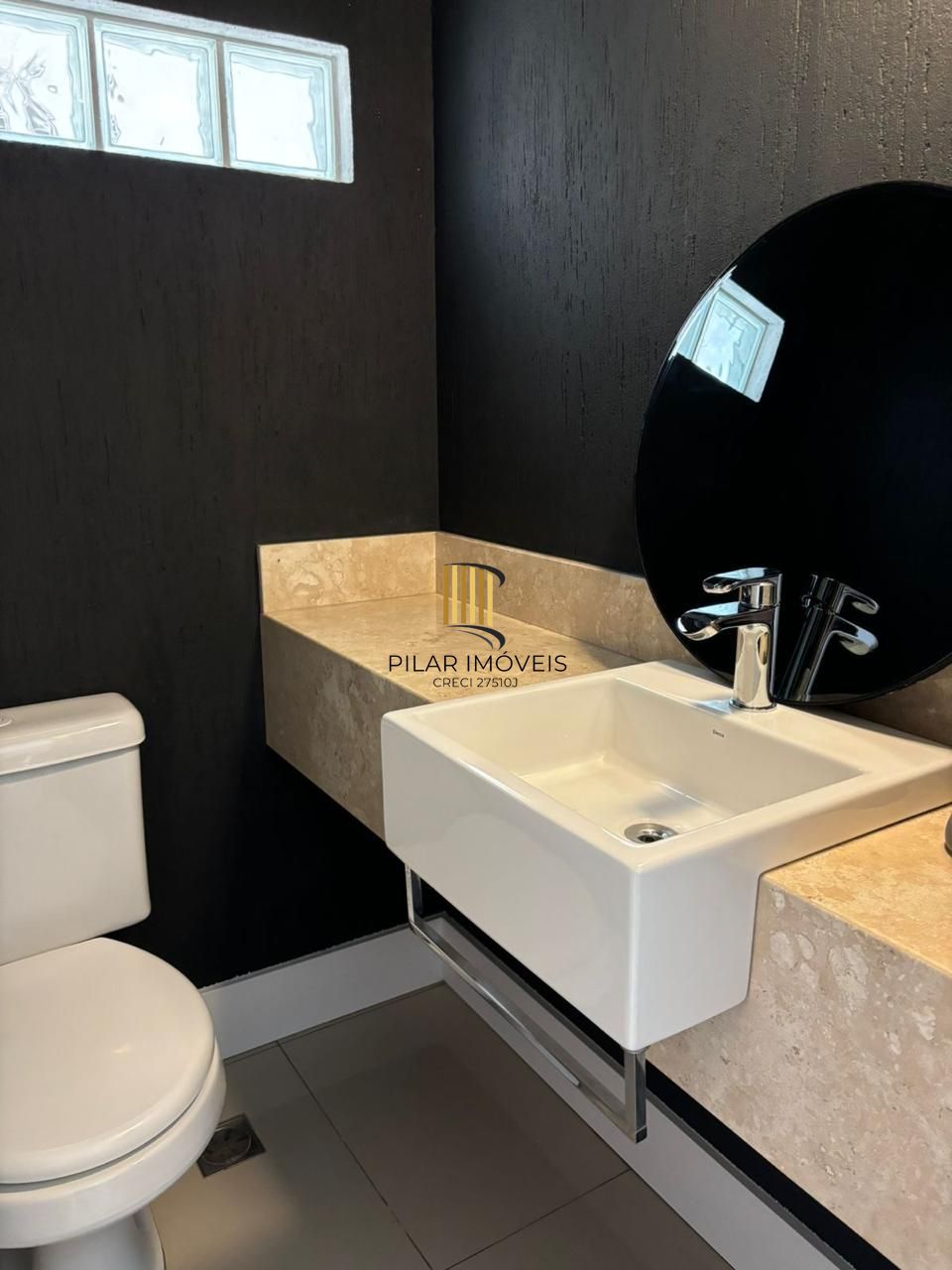 Sobrado 4 dormitórios no Menino Deus