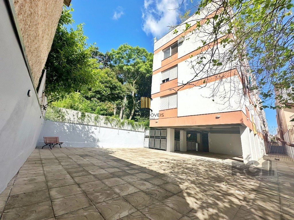 Cobertura com 3 dormitórios, 1 vaga de garagem no bairro Teresópolis
