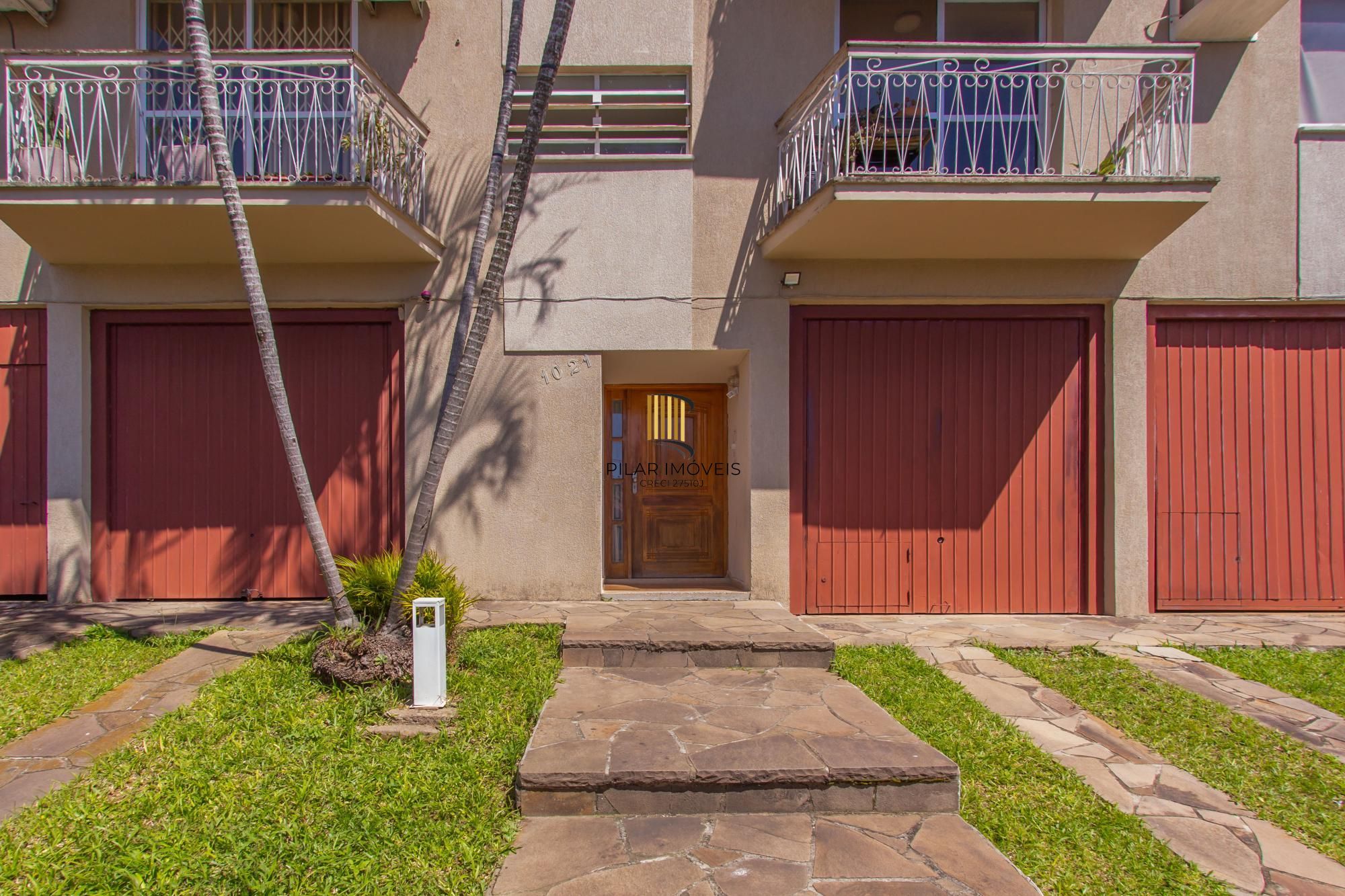 Cobertura de 02 dormitorios no bairro Medianeira- Porto Alegre /RS