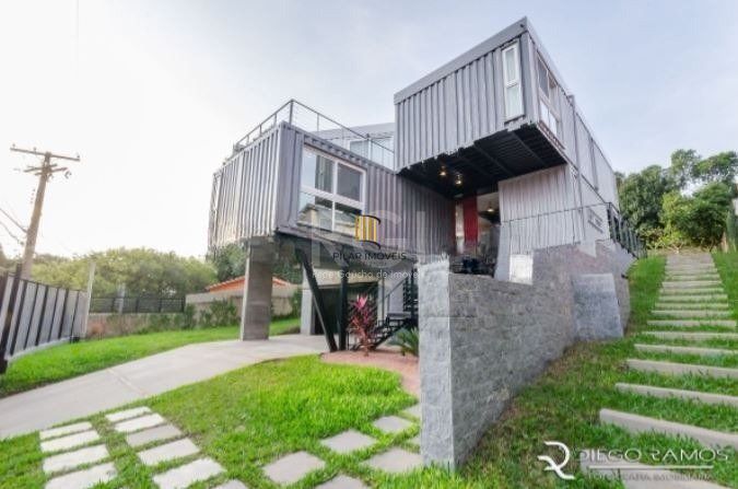 Casa para Venda - 315m², 3 dormitórios, sendo 1 suites, 2 vagas - Teresópolis