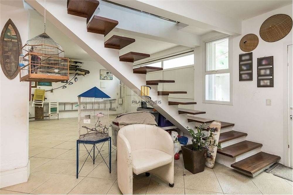 Casa de 317m², bairro jardim Lindoia