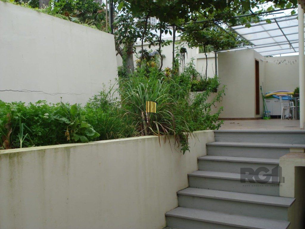 Casa 3 dormitórios no bairro Ipanema
