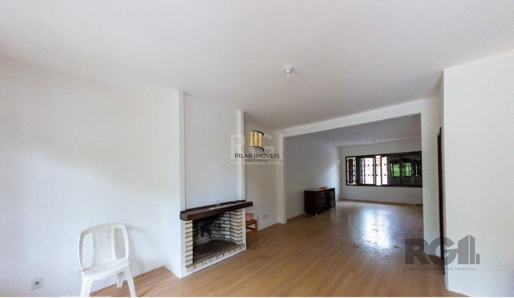 Casa para Venda - 450m², 4 dormitórios, sendo 3 suites, 5 vagas - Nonoai