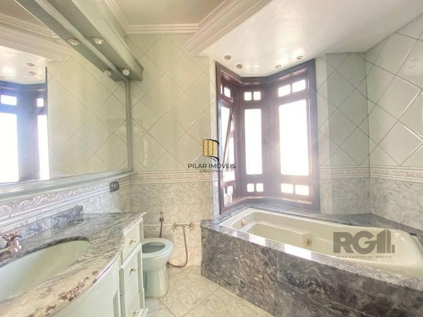 Excelente casa de 300m² com 4 dormitórios no bairro Sarandi. 