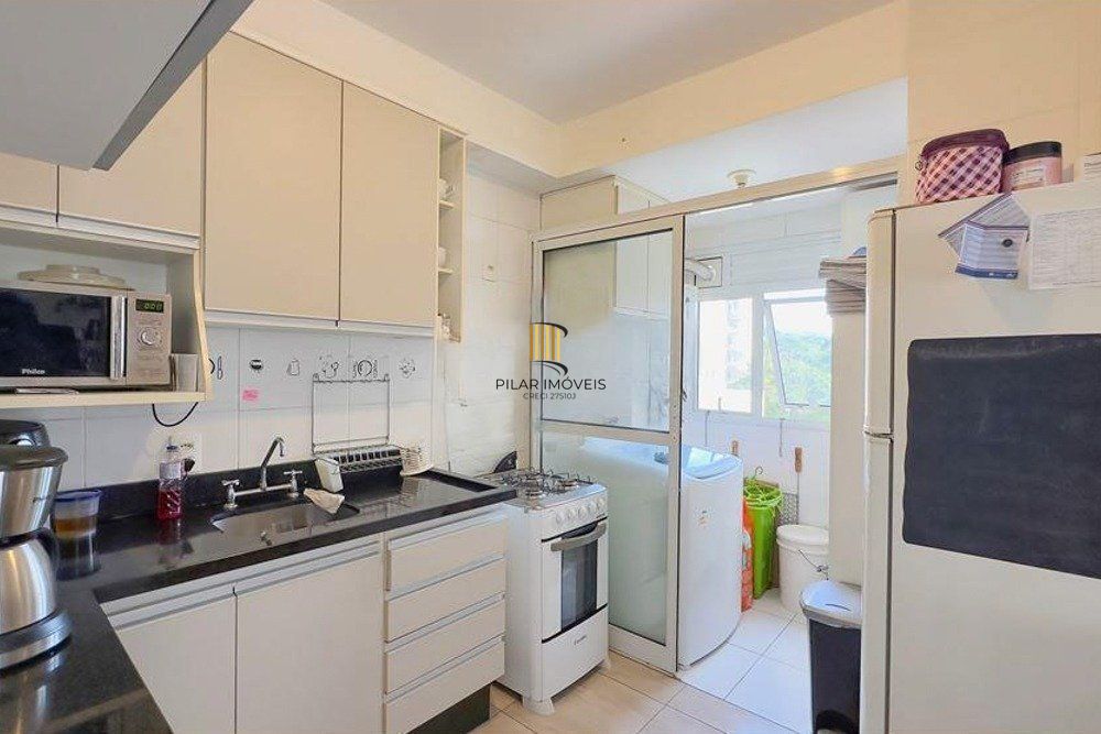 Apartamento de 3 dormitórios à venda no Bairro Teresópolis, Porto Alegre.