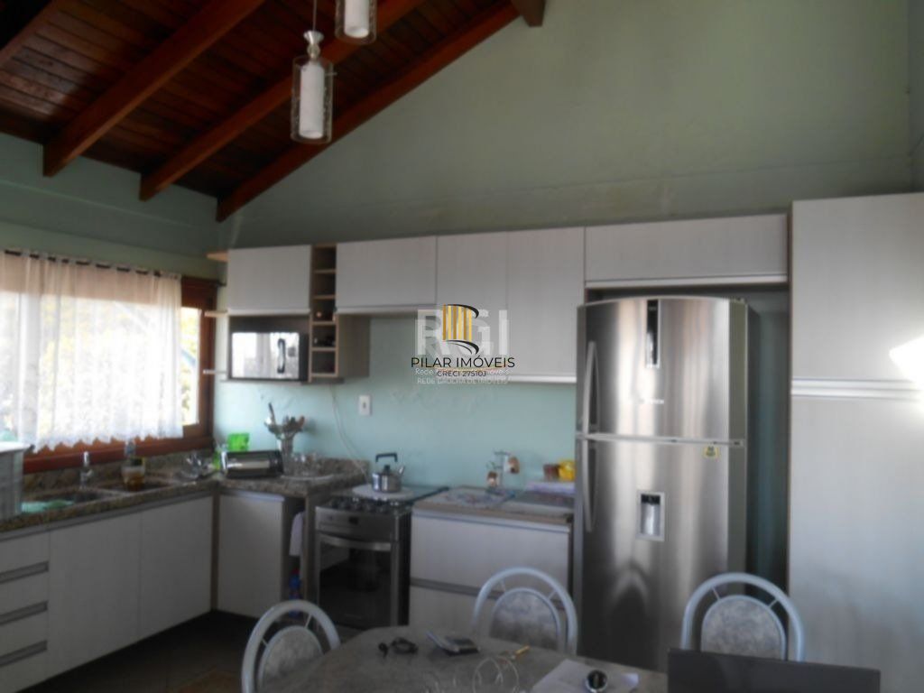 Casa para Venda - 185m², 4 dormitórios, sendo 2 suites, 4 vagas - Nonoai