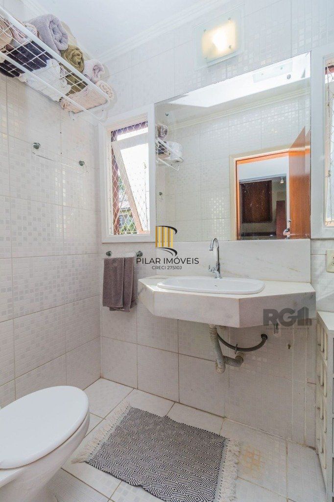 Casa em Condomínio 199m² - 3 dormitórios, 2 vagas no bairro Nonoai