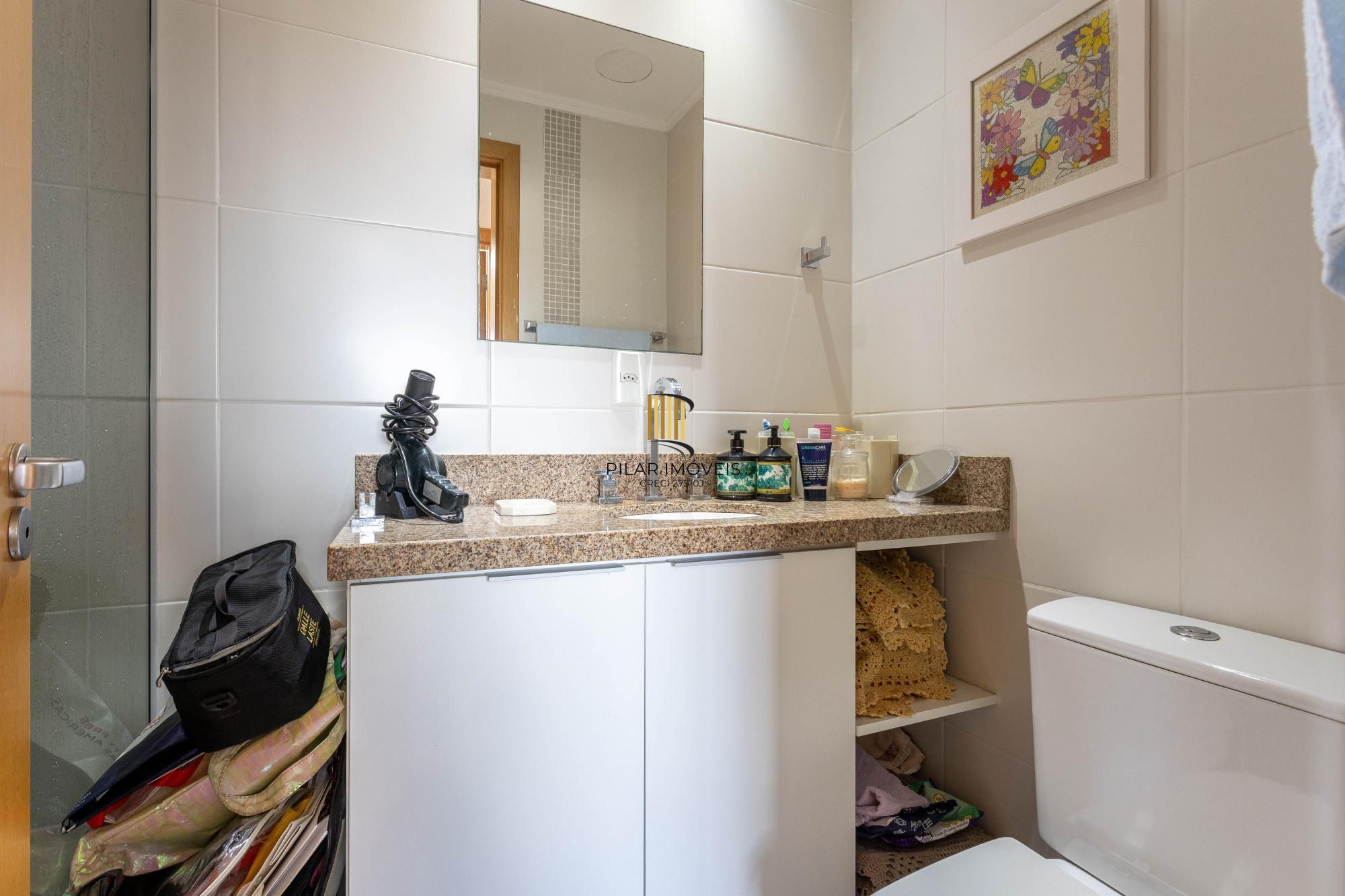 Apartamento à Venda com 2 Dormitórios (1 Suíte) e 2 Vagas Cobertas - Vila Ipiranga, Porto Alegre/RS