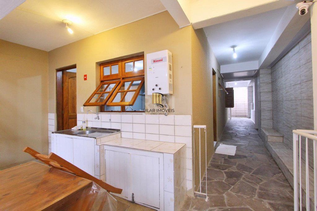 Casa 2 dormitórios no bairro Medianeira