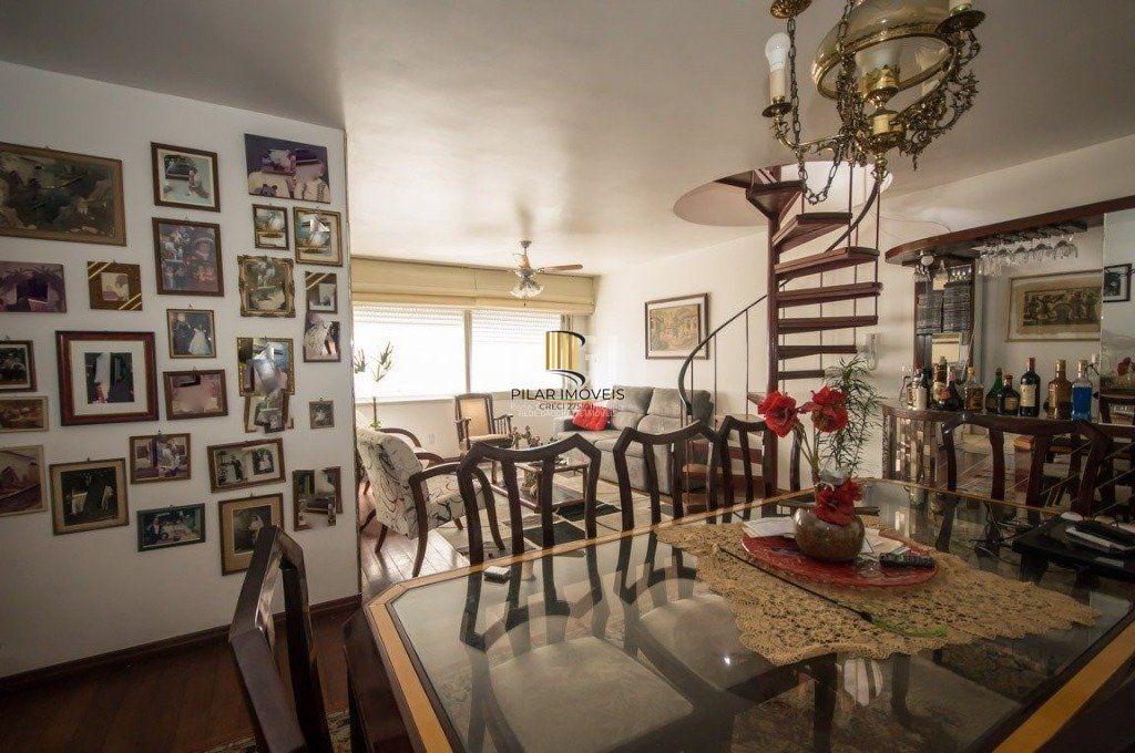 Cobertura para Venda - 237.88m², 3 dormitórios, sendo 1 suites, 2 vagas - Moinhos de Vento