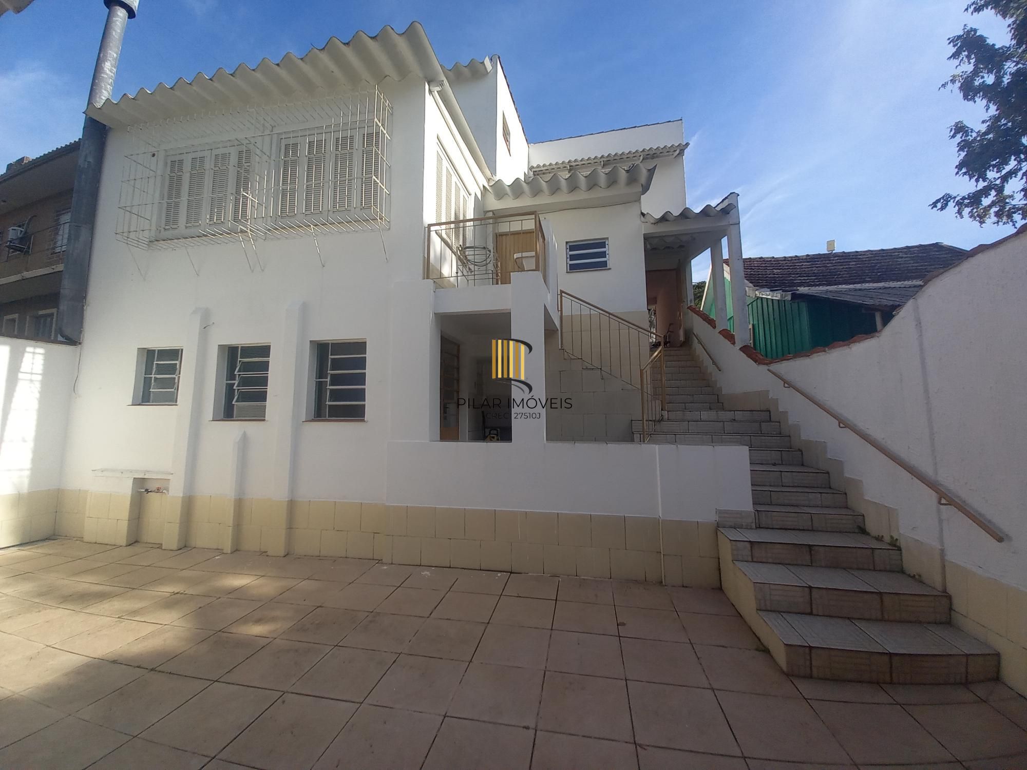 Casa 3 dormitórios no bairro Teresópolis