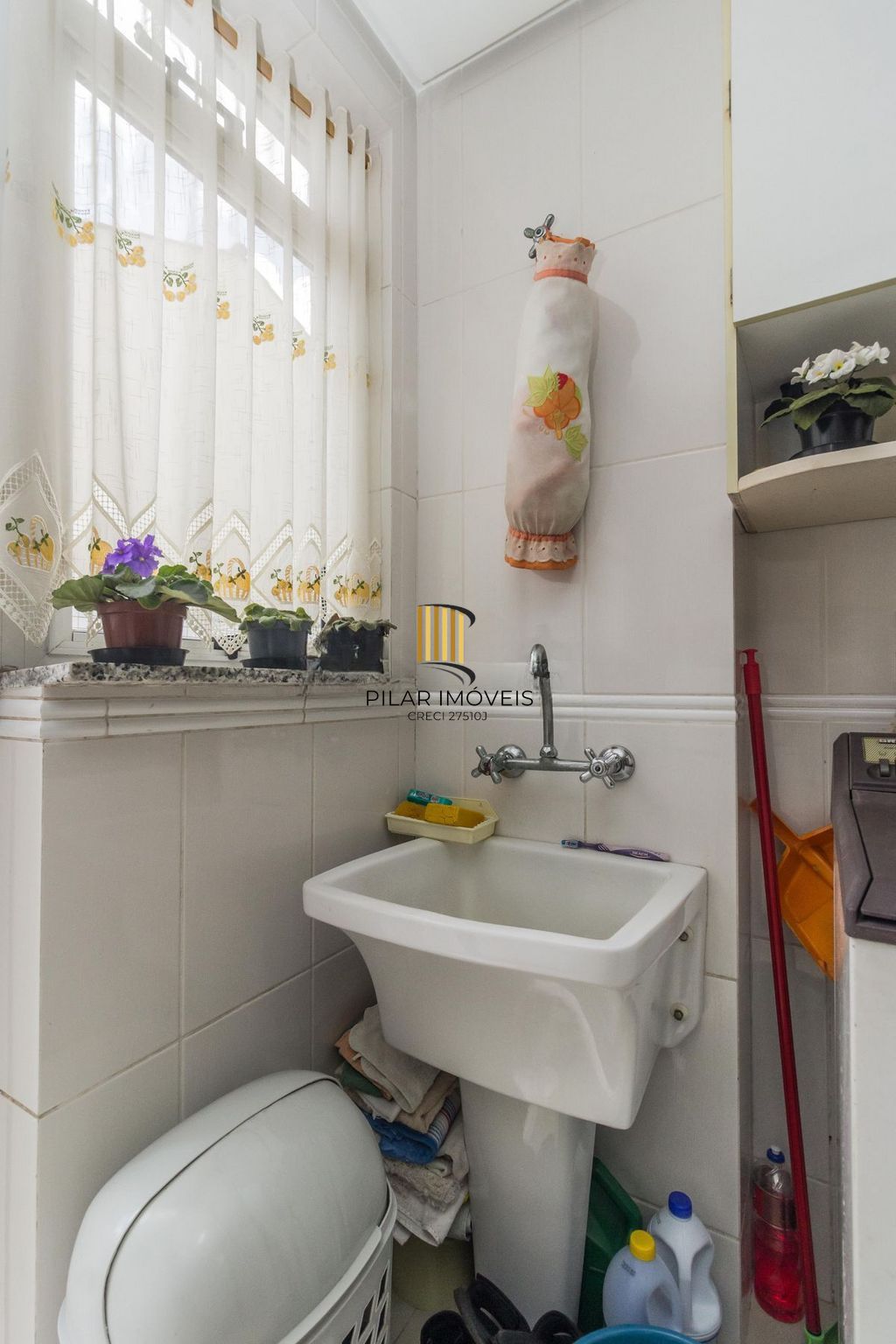 Apartamento de 3 dormitórios no bairro Jardim Itu Sabará - Porto Alegre
