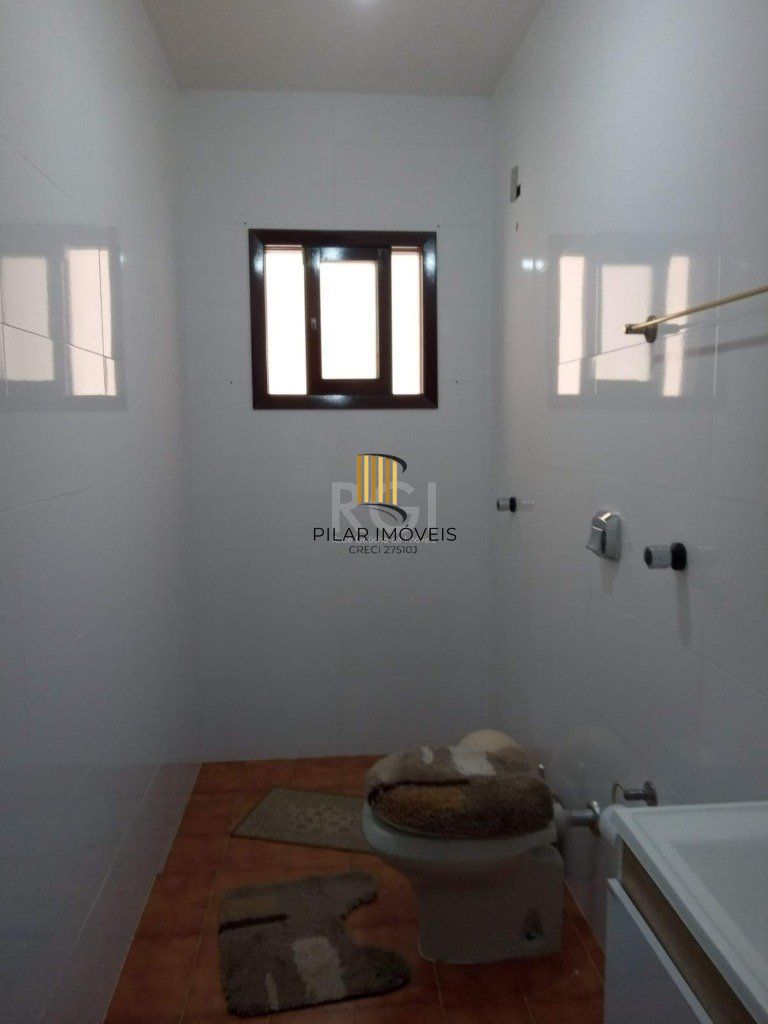 Casa 6 dormitórios no bairro Centro