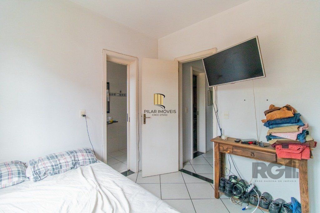 Casa em condoínio com 3 dormitorios, 2 suítes e  duas vagas de garaem no  bairroTeresópolis