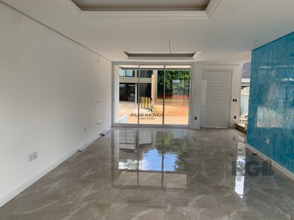 Excelente sobrado de 150m² com 4 dormitórios e 2 vagas.