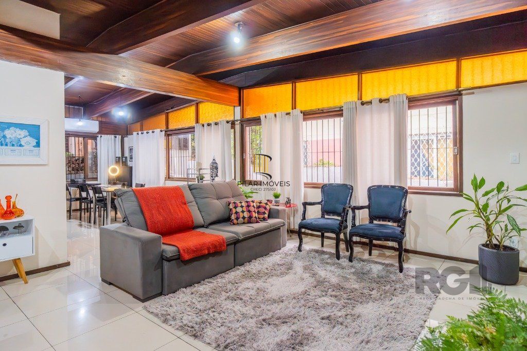 Casa 4 dormitórios no bairro Nonoai - Pilar Imóveis