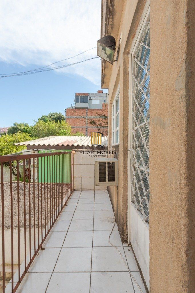 Casa 4 Dormitório(s) Bairro Glória