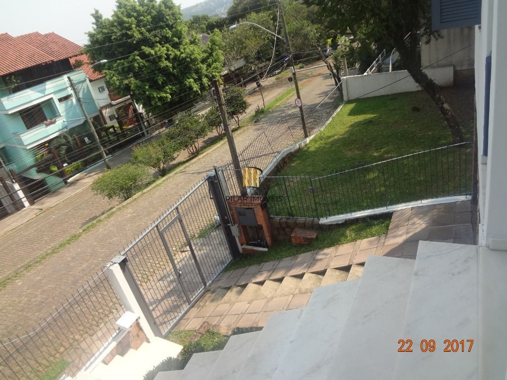 Casa para Venda - 365m², 4 dormitórios, sendo 2 suites, 6 vagas - Nonoai