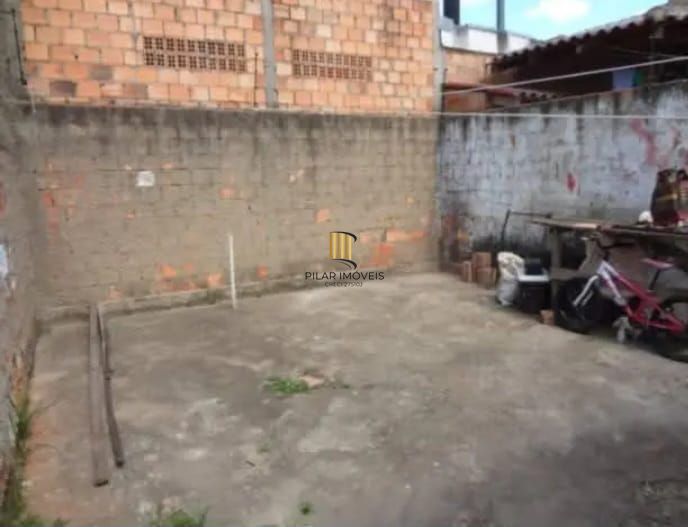Casa 2 dormitórios no bairro Hípica