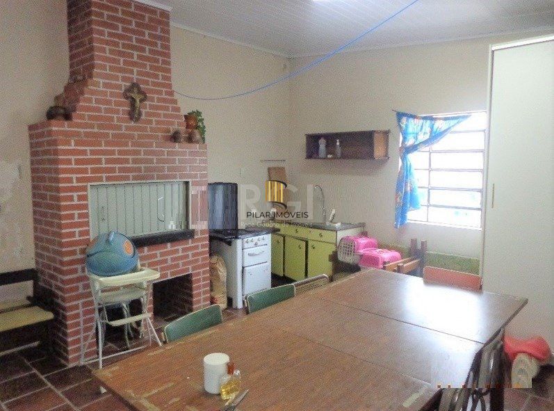 Casa para Venda - 200m², 5 dormitórios, sendo 1 suites, 4 vagas - Glória