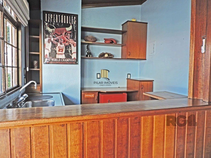 EXCELENTE casa térrea MAIS um loft construído em edícula anexa, com pátio.