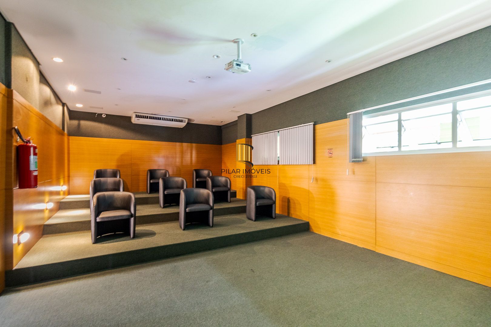 Apartamento de 03 dormitorios com suite, vaga de garagem e infraestrutura completa em Porto Alegre