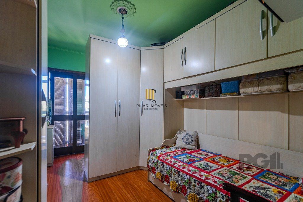 Prédio de 328m² - 4 dormitórios, 2 vagas no bairro Chácara das Pedras