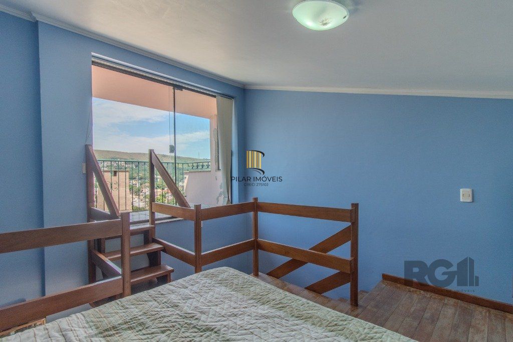 Linda casa de 04 dormitórios com vista livre no Bairro Teresópolis