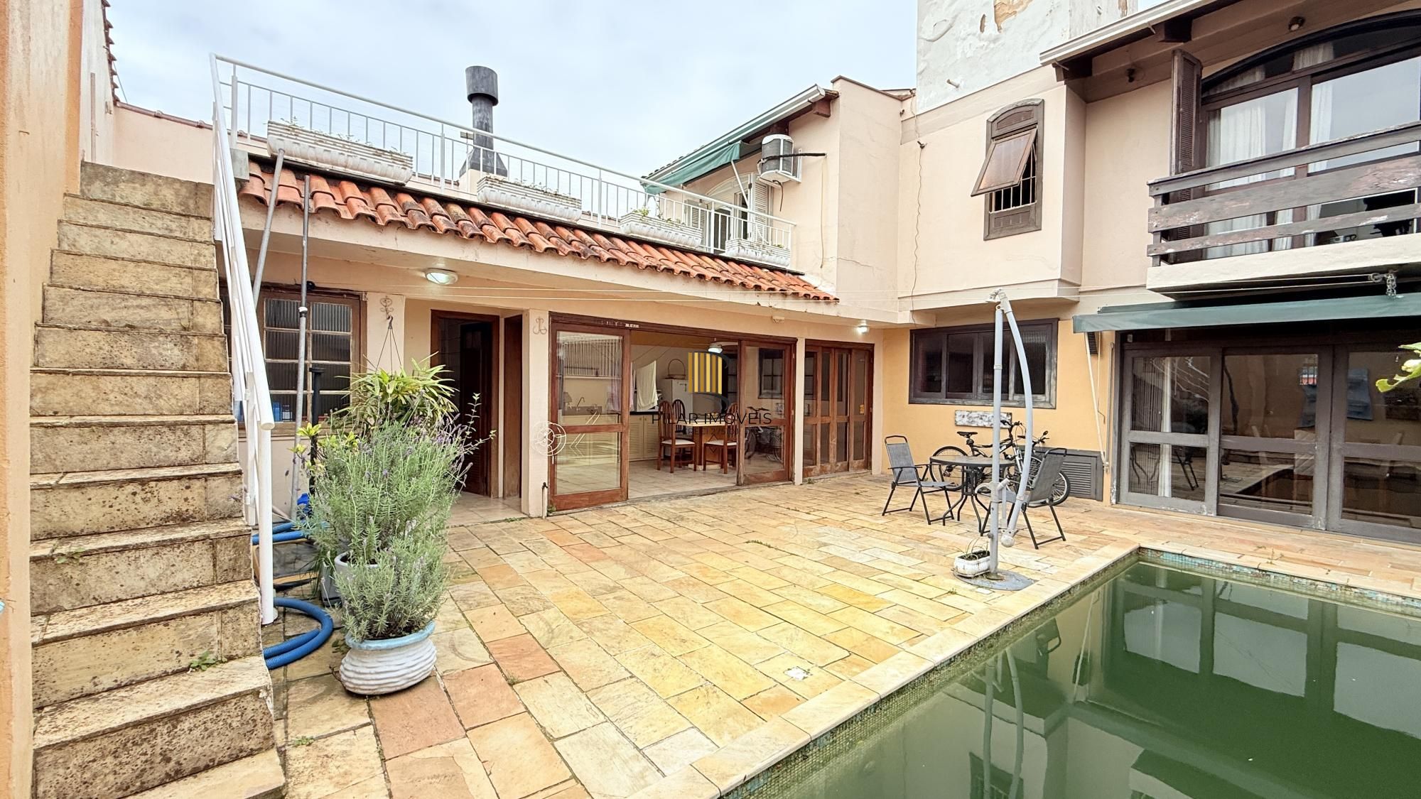 Casa para Venda - 260m², 4 dormitórios, sendo 1 suites, 4 vagas - Nonoai