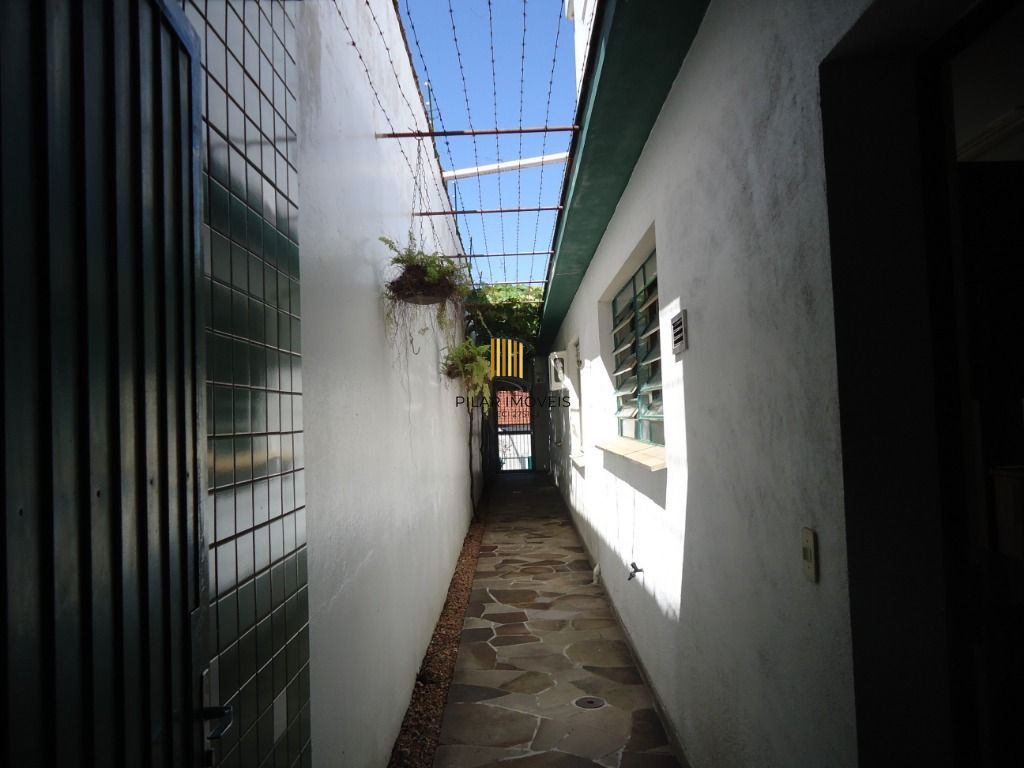 Casa para Venda - 750m², 4 dormitórios, sendo 2 suites, 5 vagas - Santa Tereza