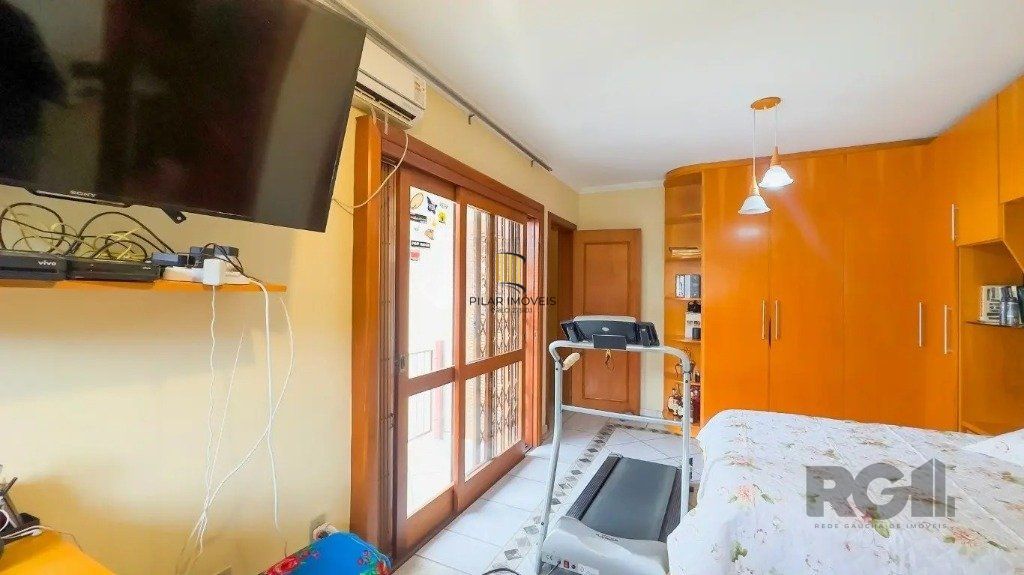 Casa com 4 quartos no bairro nonoai