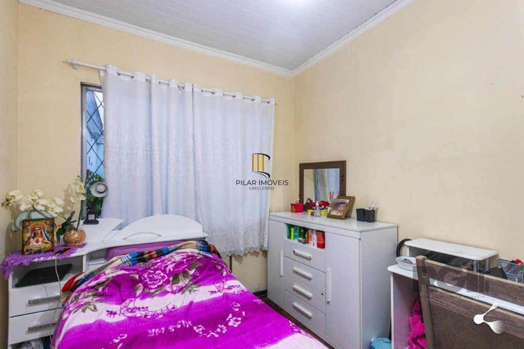 Casa para Venda - 240m², 3 dormitórios, sendo 1 suites, 3 vagas - Cristal