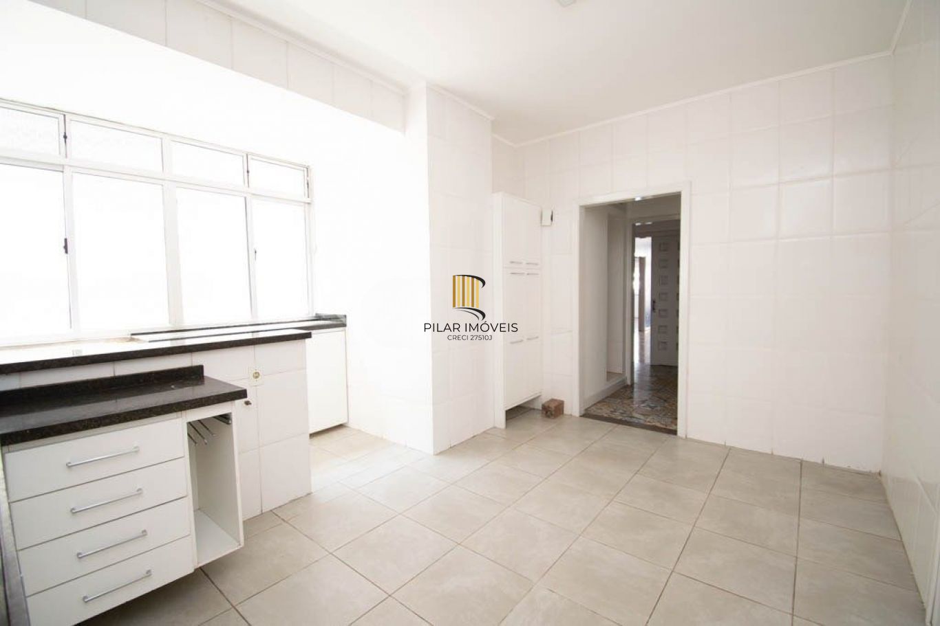 Apartamento de 3 dormitórios à venda no Bairro Centro Histórico, Porto Alegre.