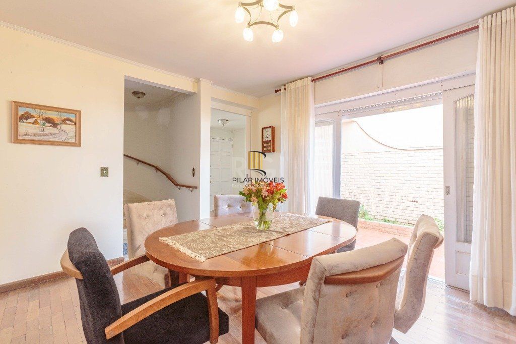 Casa a venda com 400m², bairro, Teresópolis
