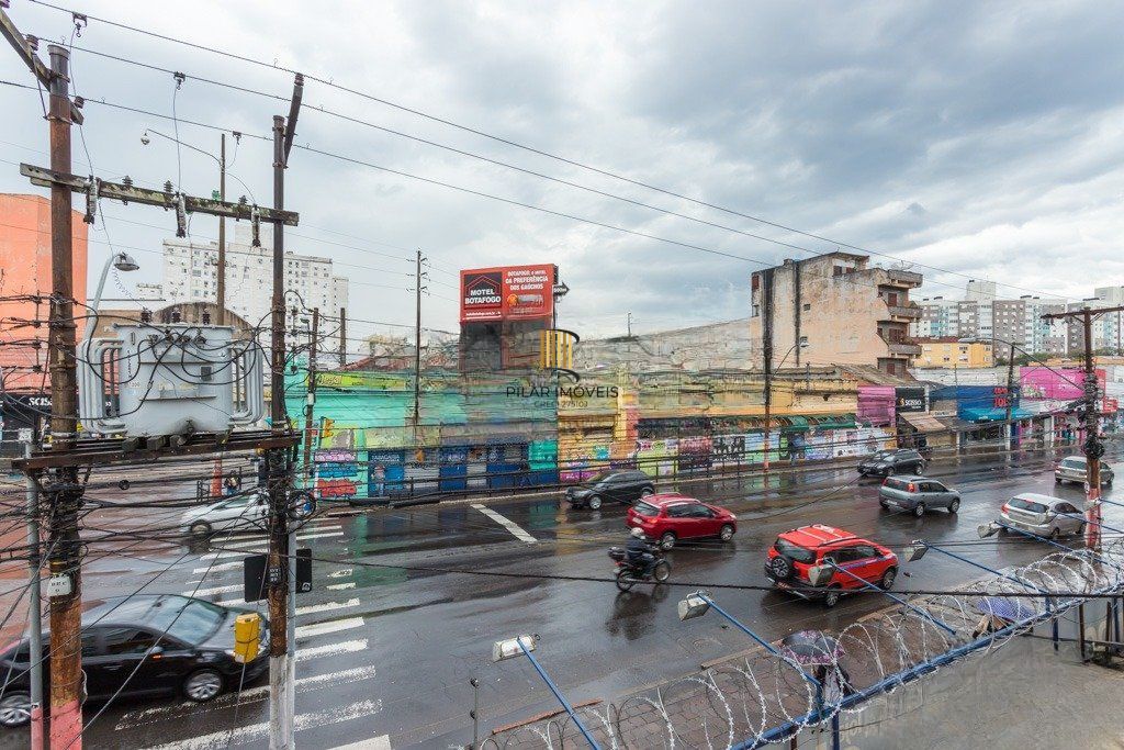 Apartamento com 2 quartos e 65m² à venda em Azenha, Porto Alegre.