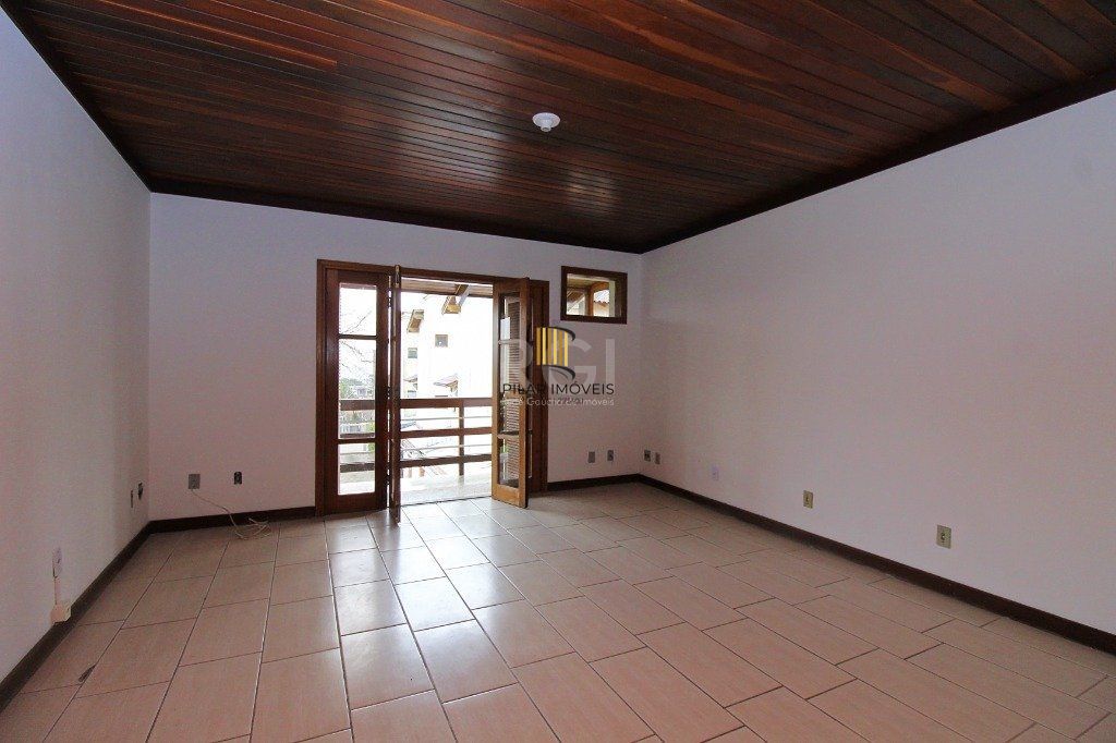 Casa para Venda - 840m², 7 dormitórios, sendo 3 suites, 8 vagas - Medianeira