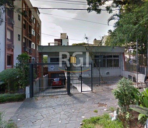 Casa para Venda - 250m², 3 dormitórios, 2 vagas - Petrópolis